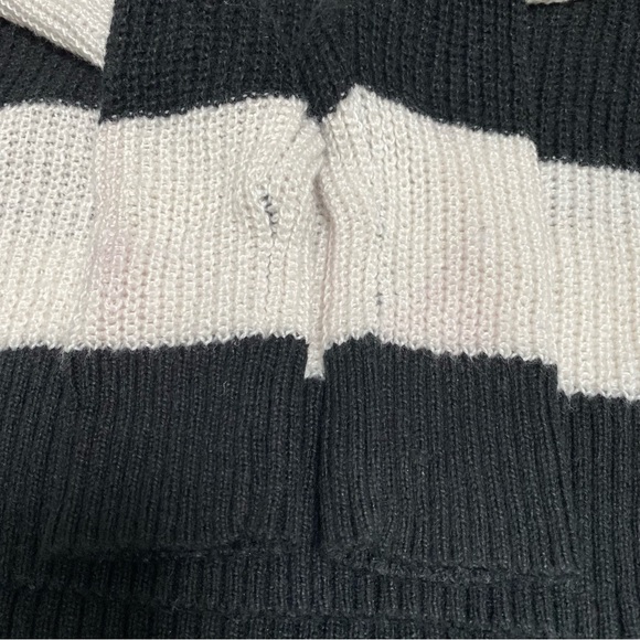 American Eagle Black and White Rugby Sweater - Picture 11 of 12